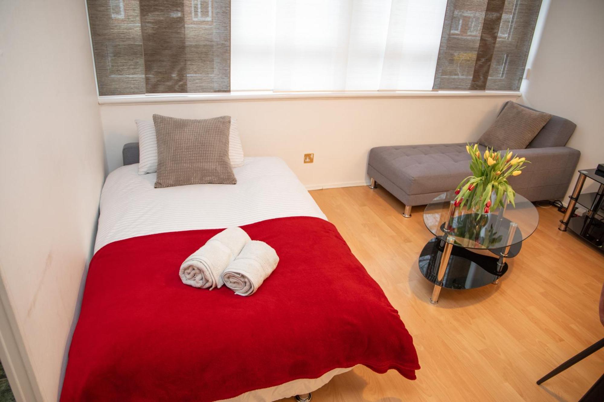 Bright And Spacious One Bedroom Apparment, Free Parking لندن المظهر الخارجي الصورة