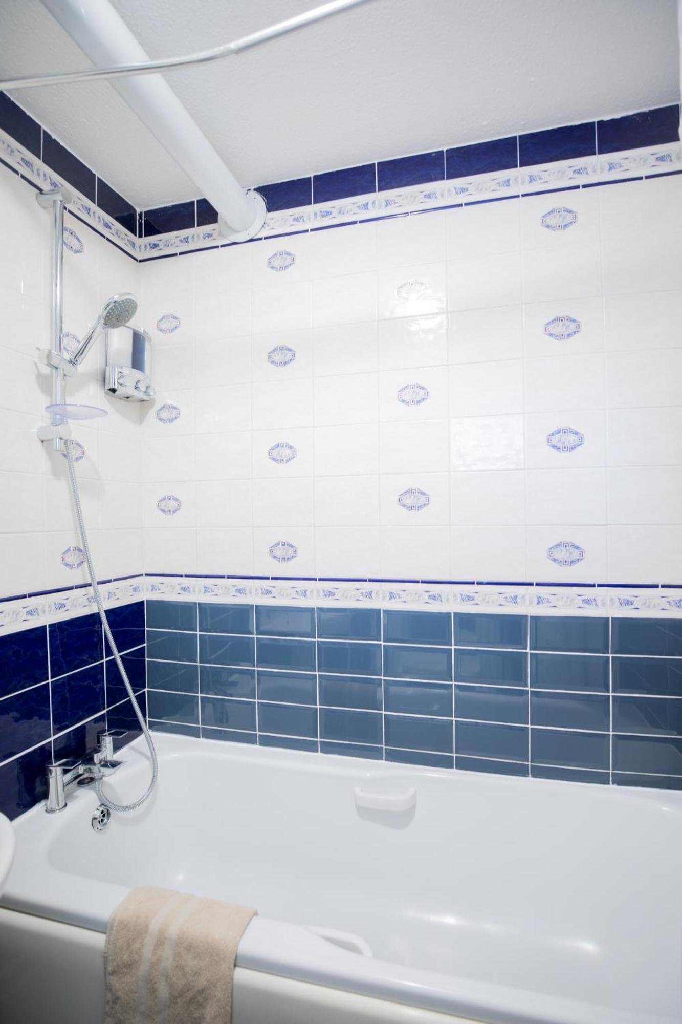 Bright And Spacious One Bedroom Apparment, Free Parking لندن المظهر الخارجي الصورة